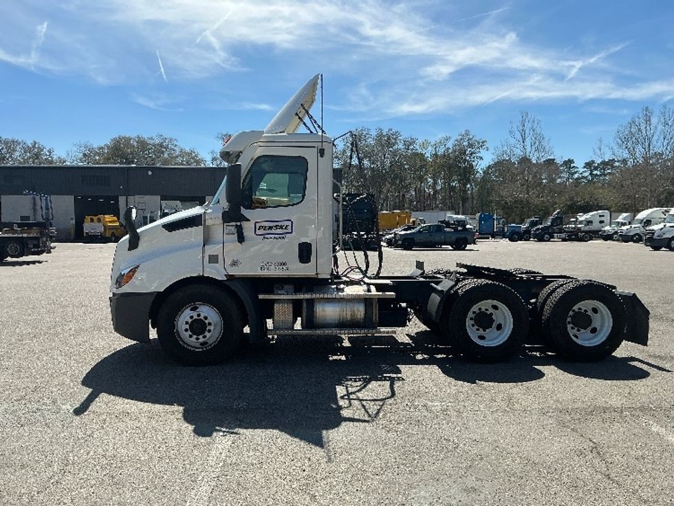 Day Cab Tractor-Heavy Duty Tractors-Freightliner-2020-T11664ST-Pensacola-FL-437,491\n\t\tmiles-$ 46,250 - Image 4