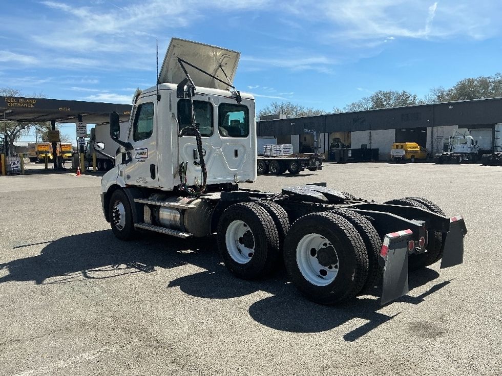 Day Cab Tractor-Heavy Duty Tractors-Freightliner-2020-T11664ST-Pensacola-FL-437,491\n\t\tmiles-$ 46,250 - Image 5