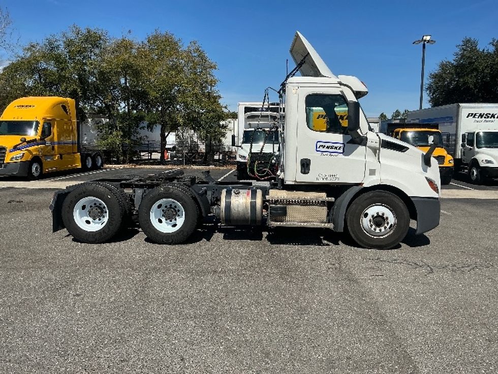 Day Cab Tractor-Heavy Duty Tractors-Freightliner-2020-T11664ST-Pensacola-FL-437,491\n\t\tmiles-$ 46,250 - Image 8