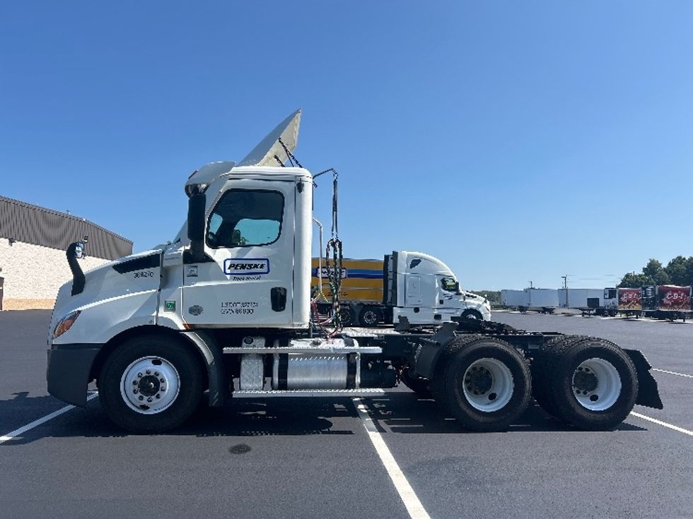 Day Cab Tractor-Heavy Duty Tractors-Freightliner-2020-T11664ST-Pensacola-FL-459,949\n\t\tmiles-$ 45,000 - Image 4