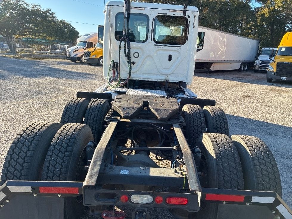 Day Cab Tractor-Heavy Duty Tractors-Freightliner-2020-T11664ST-Pensacola-FL-483,424\n\t\tmiles-$ 44,250 - Image 3