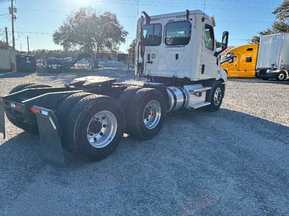 Day Cab Tractor-Heavy Duty Tractors-Freightliner-2020-T11664ST-Pensacola-FL-483,424\n\t\tmiles-$ 44,250 - Image 7