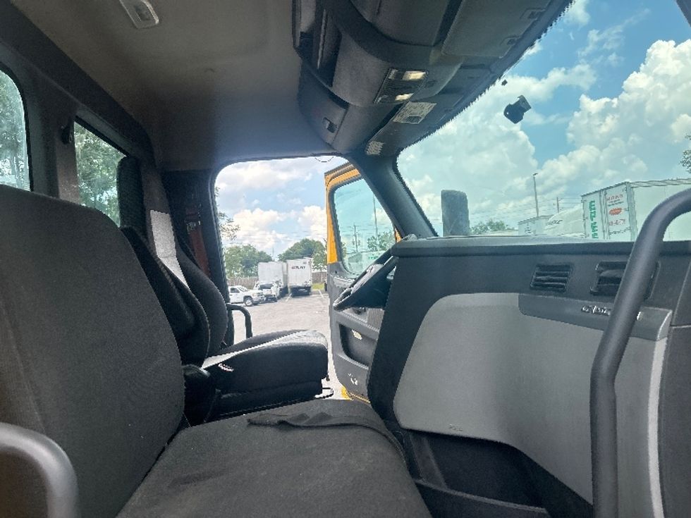 Day Cab Tractor-Heavy Duty Tractors-Freightliner-2020-T11664ST-Pensacola-FL-640,011\n\t\tmiles-$ 26,250 - Image 14