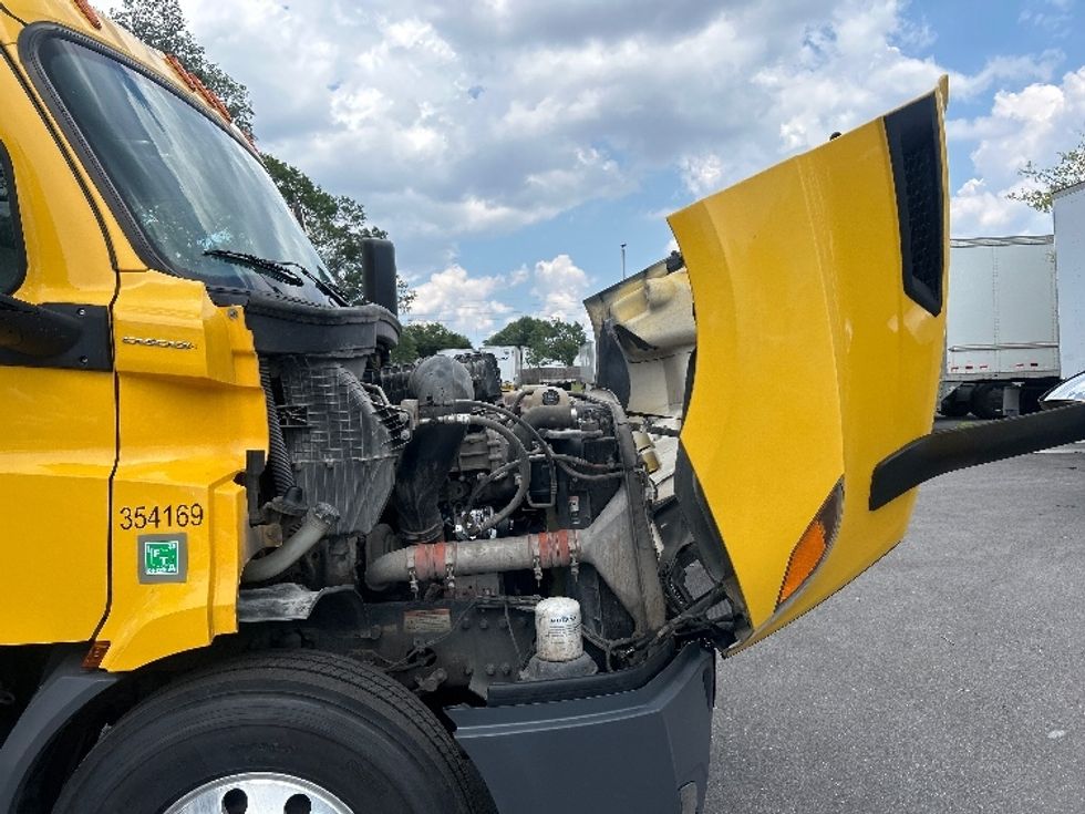 Day Cab Tractor-Heavy Duty Tractors-Freightliner-2020-T11664ST-Pensacola-FL-640,011\n\t\tmiles-$ 26,250 - Image 15
