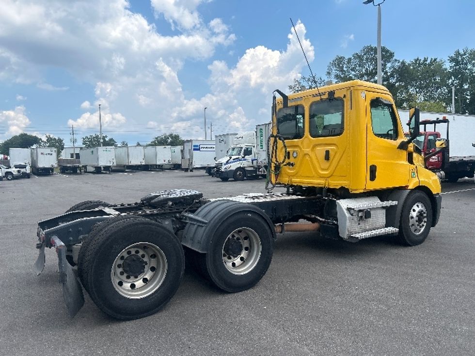 Day Cab Tractor-Heavy Duty Tractors-Freightliner-2020-T11664ST-Pensacola-FL-640,011\n\t\tmiles-$ 26,250 - Image 7