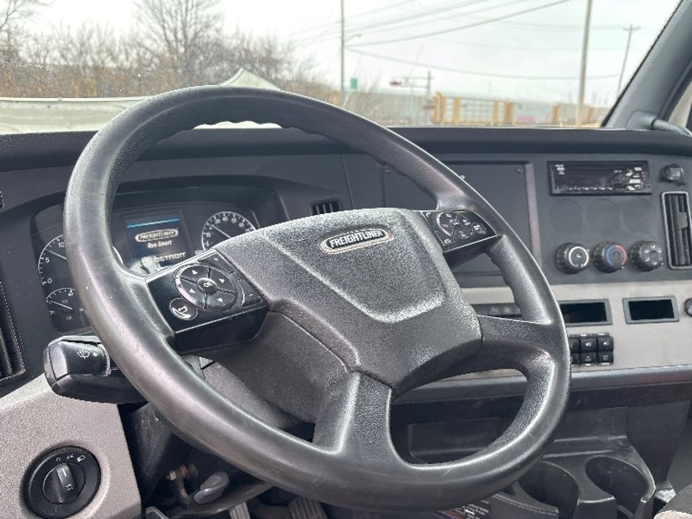 Day Cab Tractor-Heavy Duty Tractors-Freightliner-2020-T11664ST-Perrysburg-OH-453,225\n\t\tmiles-$ 41,250 - Image 10