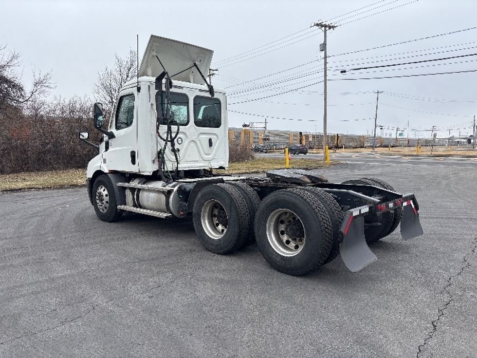 Day Cab Tractor-Heavy Duty Tractors-Freightliner-2020-T11664ST-Perrysburg-OH-453,225\n\t\tmiles-$ 41,250 - Image 5