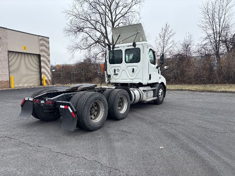 Day Cab Tractor-Heavy Duty Tractors-Freightliner-2020-T11664ST-Perrysburg-OH-453,225\n\t\tmiles-$ 41,250 - Image 7