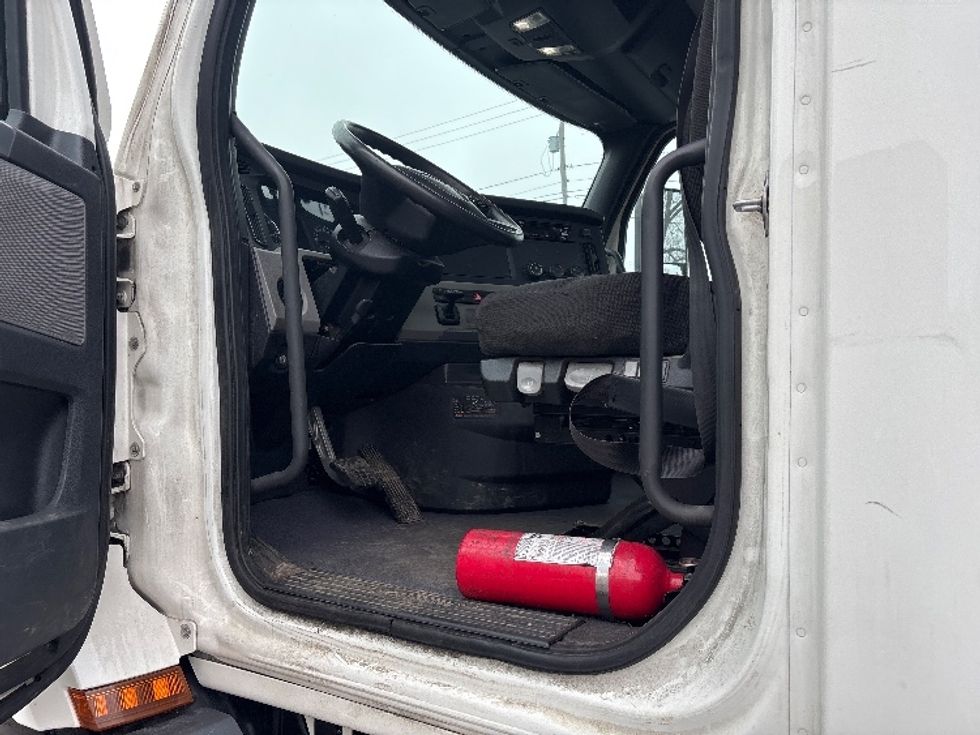 Day Cab Tractor-Heavy Duty Tractors-Freightliner-2020-T11664ST-Perrysburg-OH-453,225\n\t\tmiles-$ 41,250 - Image 9