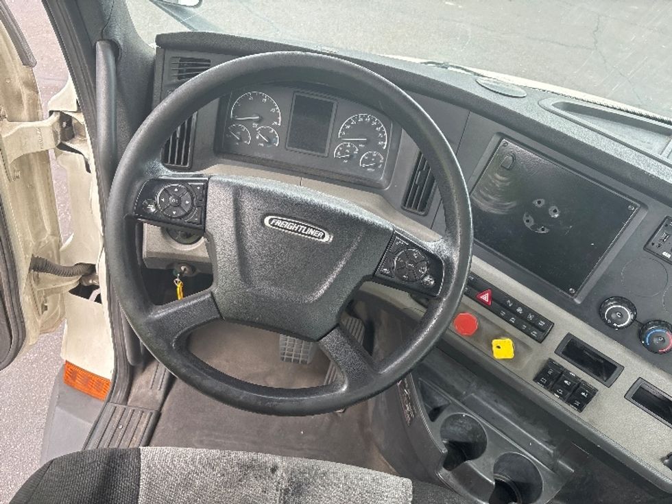 Day Cab Tractor-Heavy Duty Tractors-Freightliner-2020-T11664ST-Phoenix-AZ-348,859\n\t\tmiles-$ 51,250 - Image 11