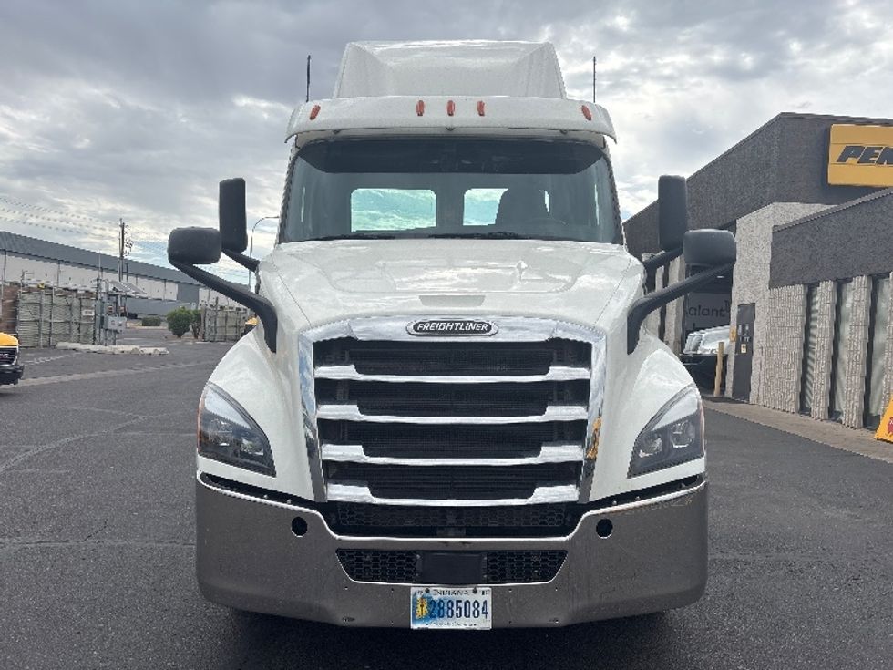 Day Cab Tractor-Heavy Duty Tractors-Freightliner-2020-T11664ST-Phoenix-AZ-348,859\n\t\tmiles-$ 51,250 - Image 2