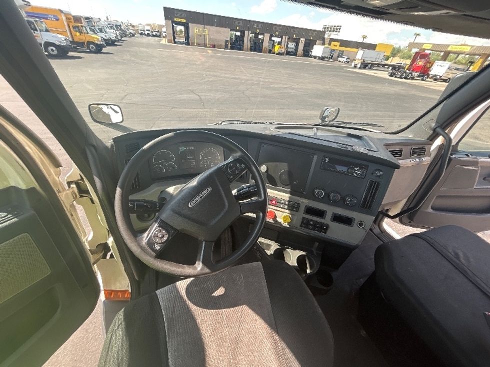 Day Cab Tractor-Heavy Duty Tractors-Freightliner-2020-T11664ST-Phoenix-AZ-377,829\n\t\tmiles-$ 50,000 - Image 11