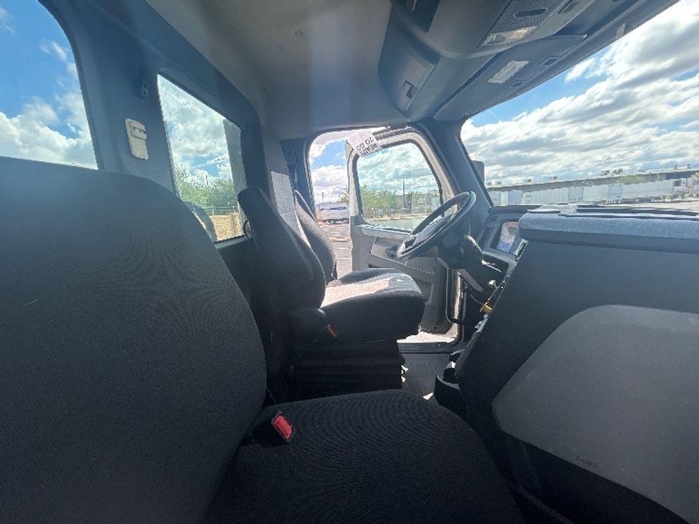 Day Cab Tractor-Heavy Duty Tractors-Freightliner-2020-T11664ST-Phoenix-AZ-377,829\n\t\tmiles-$ 50,000 - Image 14
