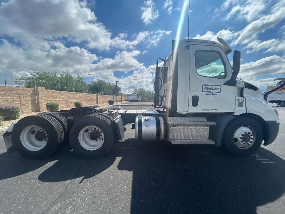 Day Cab Tractor-Heavy Duty Tractors-Freightliner-2020-T11664ST-Phoenix-AZ-377,829\n\t\tmiles-$ 50,000 - Image 8