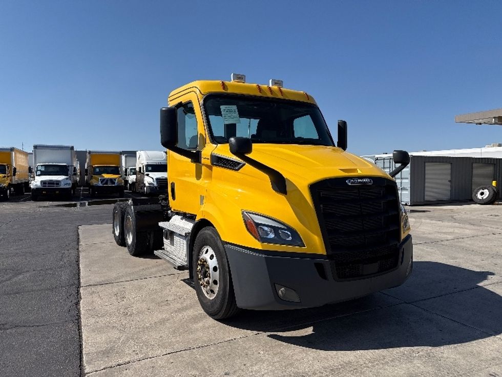 Day Cab Tractor-Heavy Duty Tractors-Freightliner-2020-T11664ST-Phoenix-AZ-397,925\n\t\tmiles-$ 46,000 - Image 1
