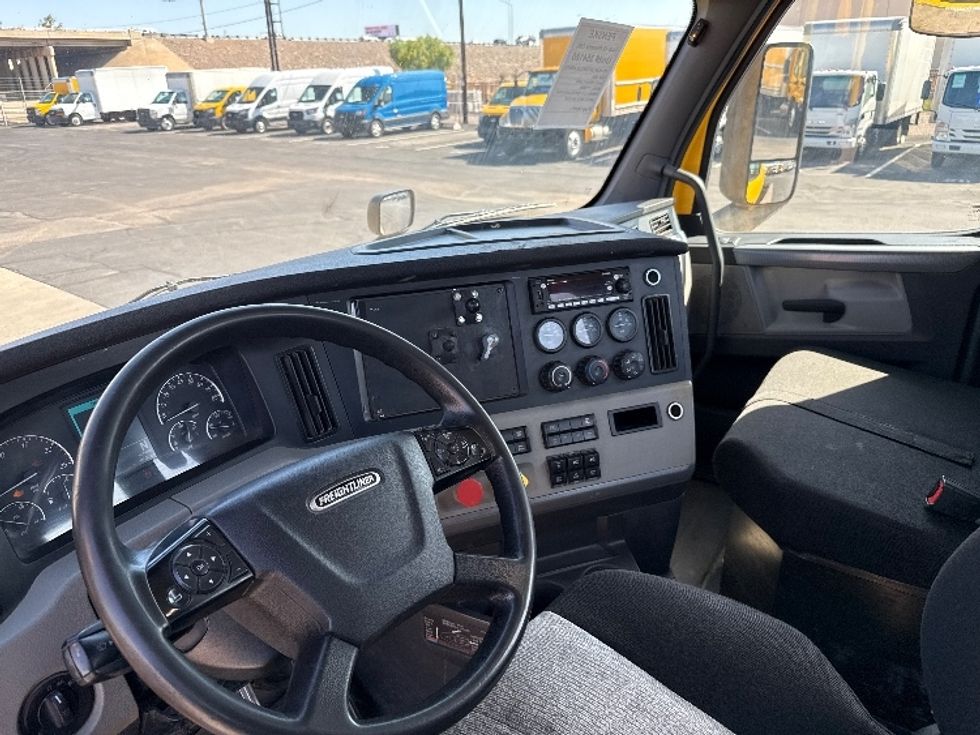 Day Cab Tractor-Heavy Duty Tractors-Freightliner-2020-T11664ST-Phoenix-AZ-397,925\n\t\tmiles-$ 46,000 - Image 10