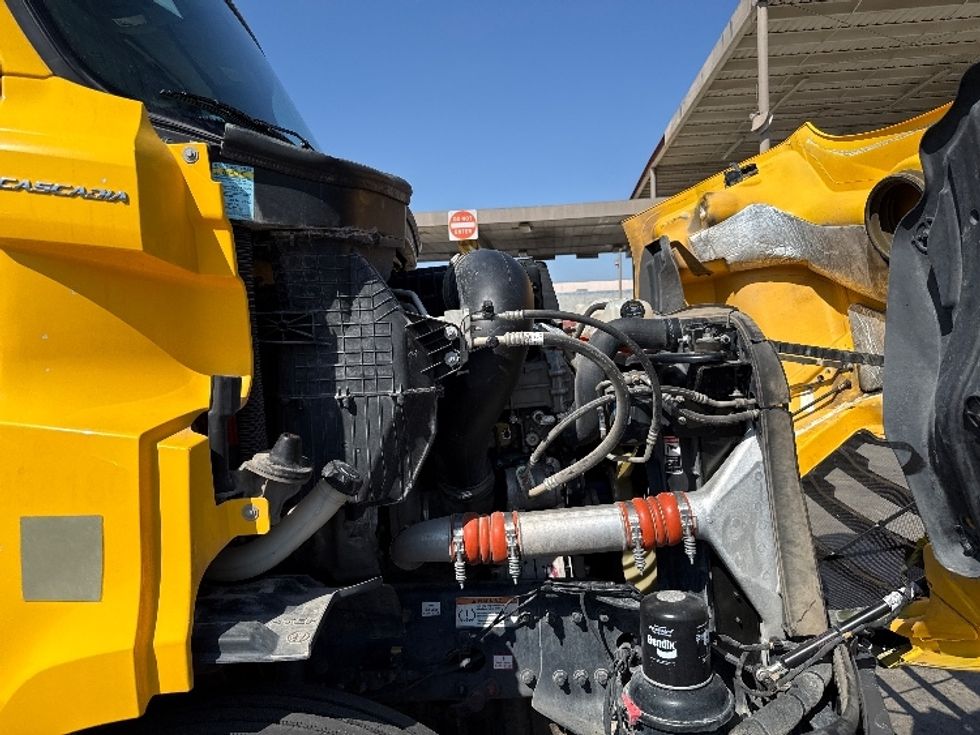 Day Cab Tractor-Heavy Duty Tractors-Freightliner-2020-T11664ST-Phoenix-AZ-397,925\n\t\tmiles-$ 46,000 - Image 16