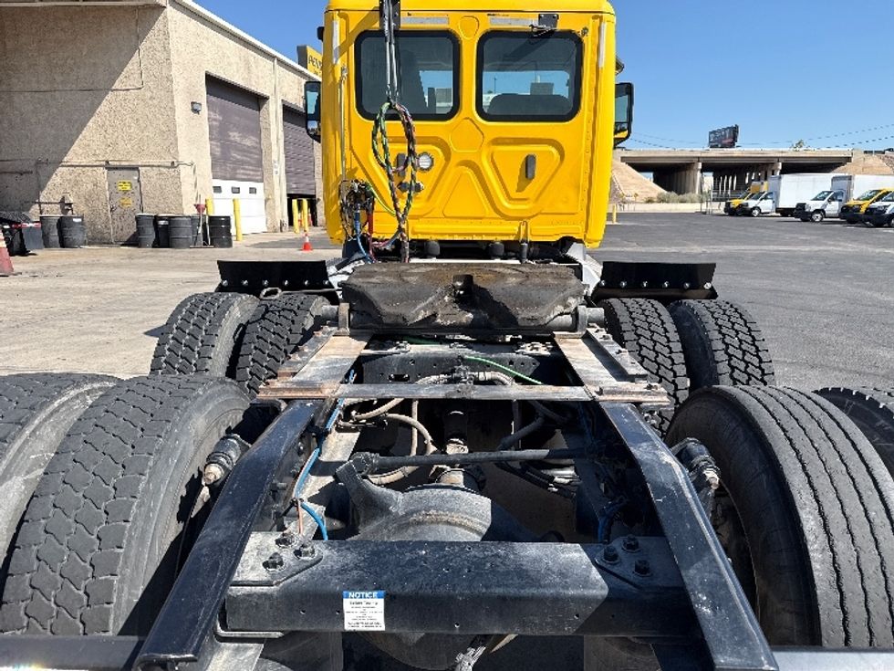 Day Cab Tractor-Heavy Duty Tractors-Freightliner-2020-T11664ST-Phoenix-AZ-397,925\n\t\tmiles-$ 46,000 - Image 6
