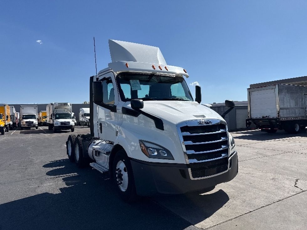 Day Cab Tractor-Heavy Duty Tractors-Freightliner-2020-T11664ST-Phoenix-AZ-470,306\n\t\tmiles-$ 47,250 - Image 1