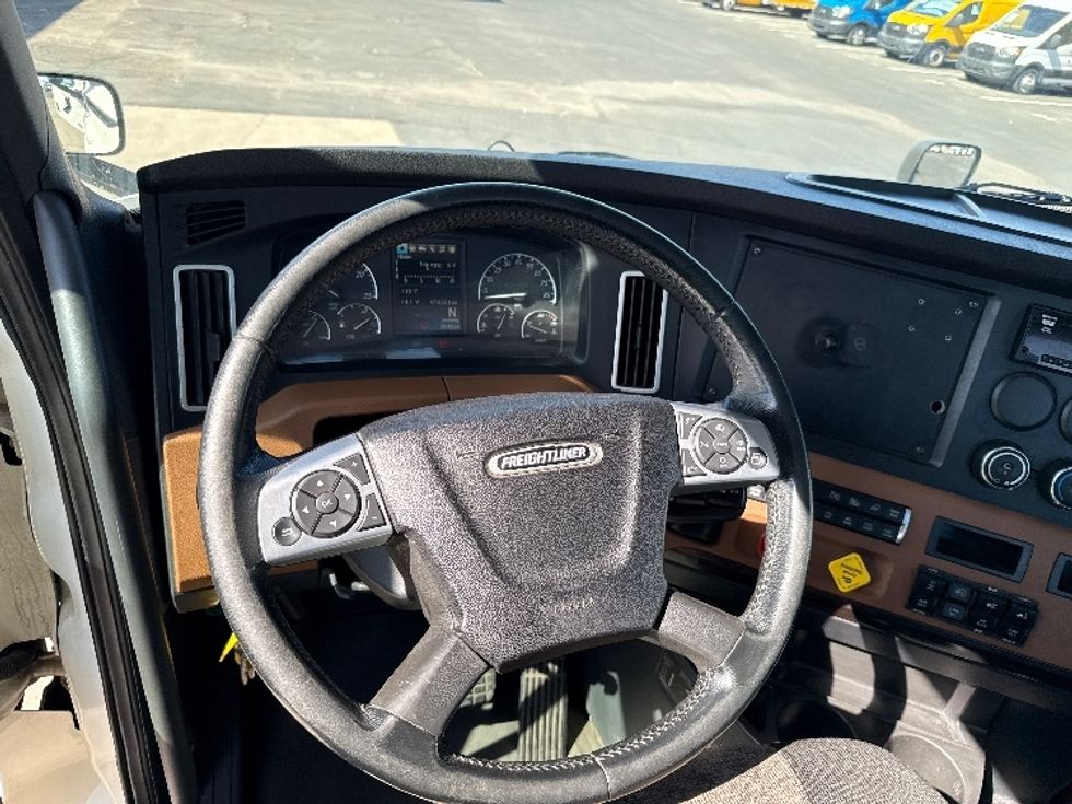 Day Cab Tractor-Heavy Duty Tractors-Freightliner-2020-T11664ST-Phoenix-AZ-470,306\n\t\tmiles-$ 47,250 - Image 11