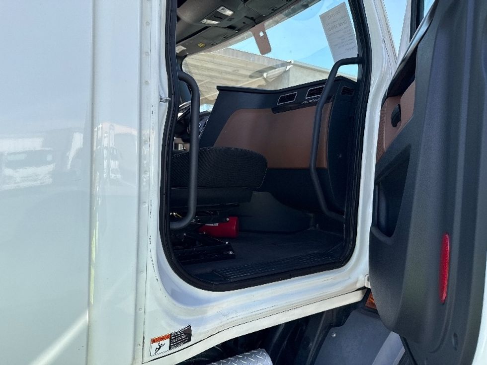 Day Cab Tractor-Heavy Duty Tractors-Freightliner-2020-T11664ST-Phoenix-AZ-470,306\n\t\tmiles-$ 47,250 - Image 12