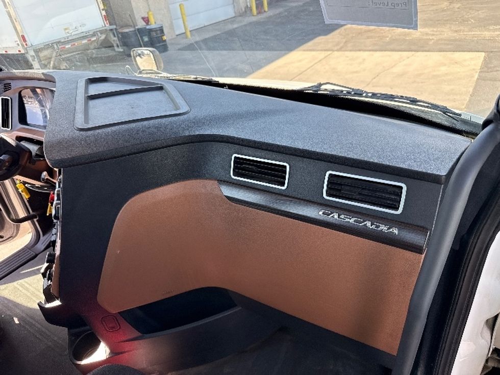 Day Cab Tractor-Heavy Duty Tractors-Freightliner-2020-T11664ST-Phoenix-AZ-470,306\n\t\tmiles-$ 47,250 - Image 13