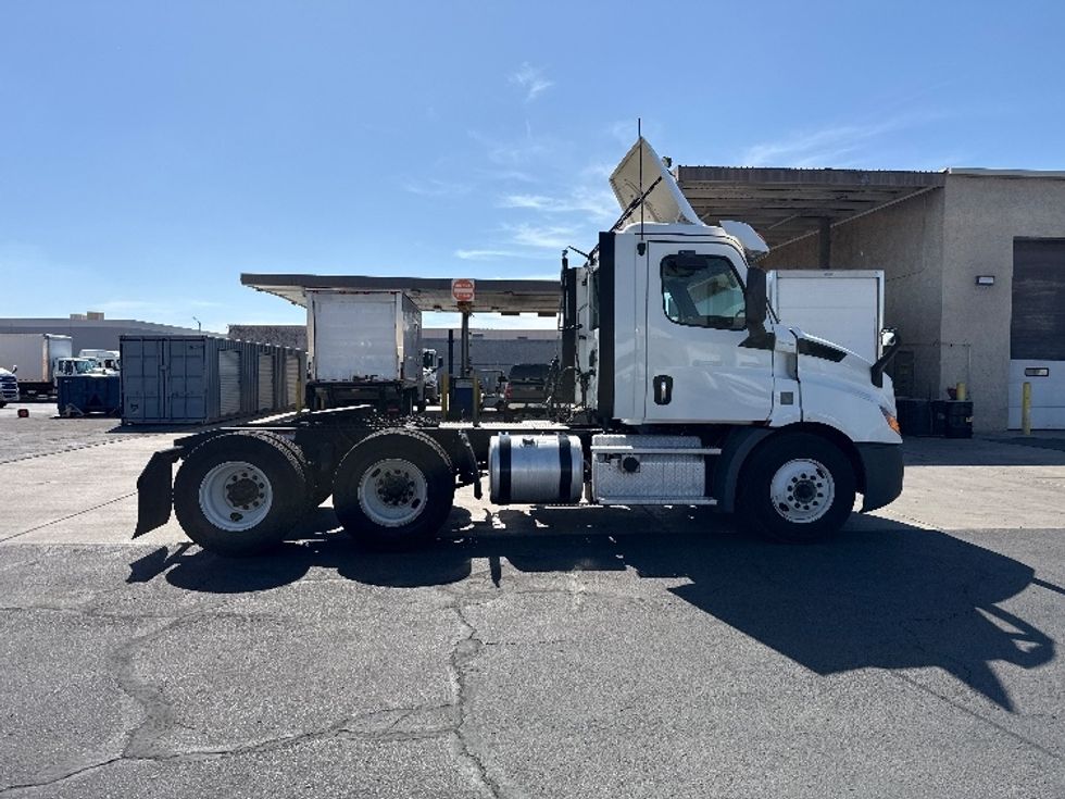 Day Cab Tractor-Heavy Duty Tractors-Freightliner-2020-T11664ST-Phoenix-AZ-470,306\n\t\tmiles-$ 47,250 - Image 8