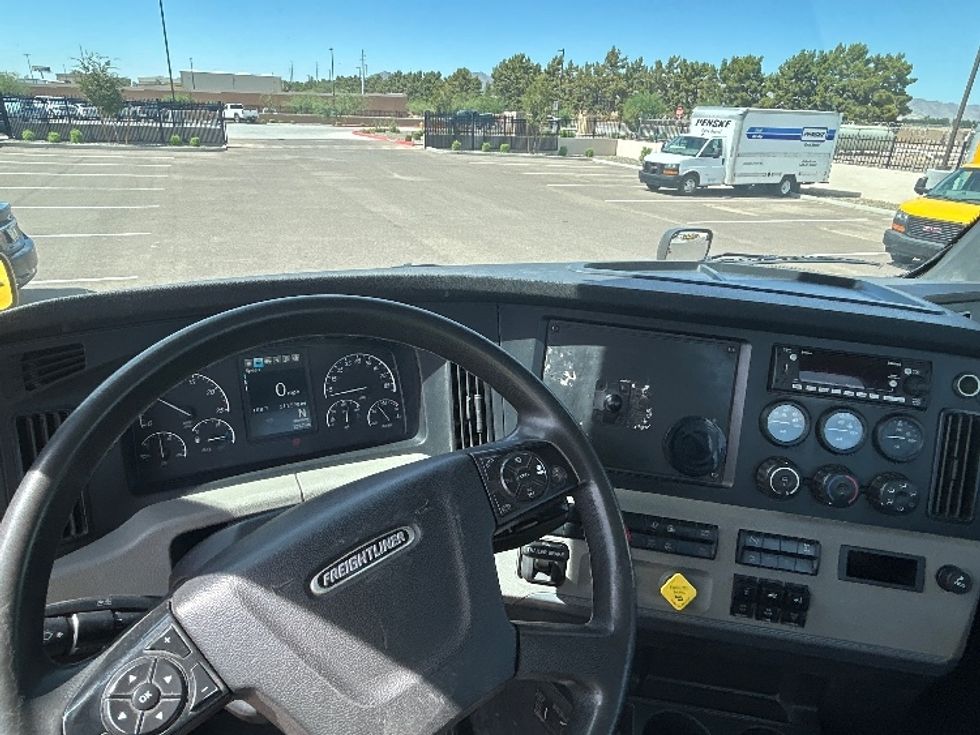 Day Cab Tractor-Heavy Duty Tractors-Freightliner-2020-T11664ST-Phoenix-AZ-511,598\n\t\tmiles-$ 41,750 - Image 11