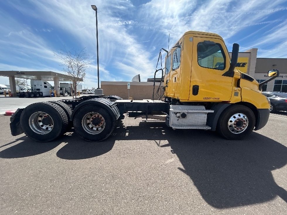 Day Cab Tractor-Heavy Duty Tractors-Freightliner-2020-T11664ST-Phoenix-AZ-511,598\n\t\tmiles-$ 41,750 - Image 8