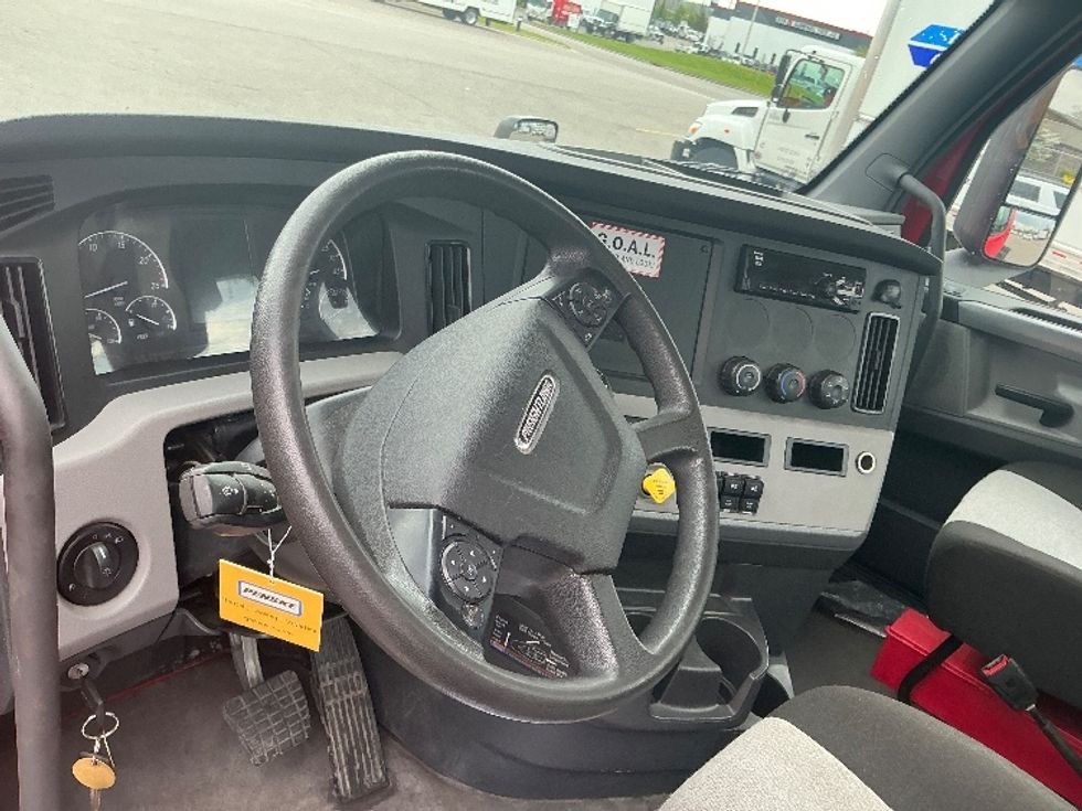 Day Cab Tractor-Heavy Duty Tractors-Freightliner-2020-T11664ST-Piqua-OH-165,977\n\t\tmiles-$ 57,750 - Image 10