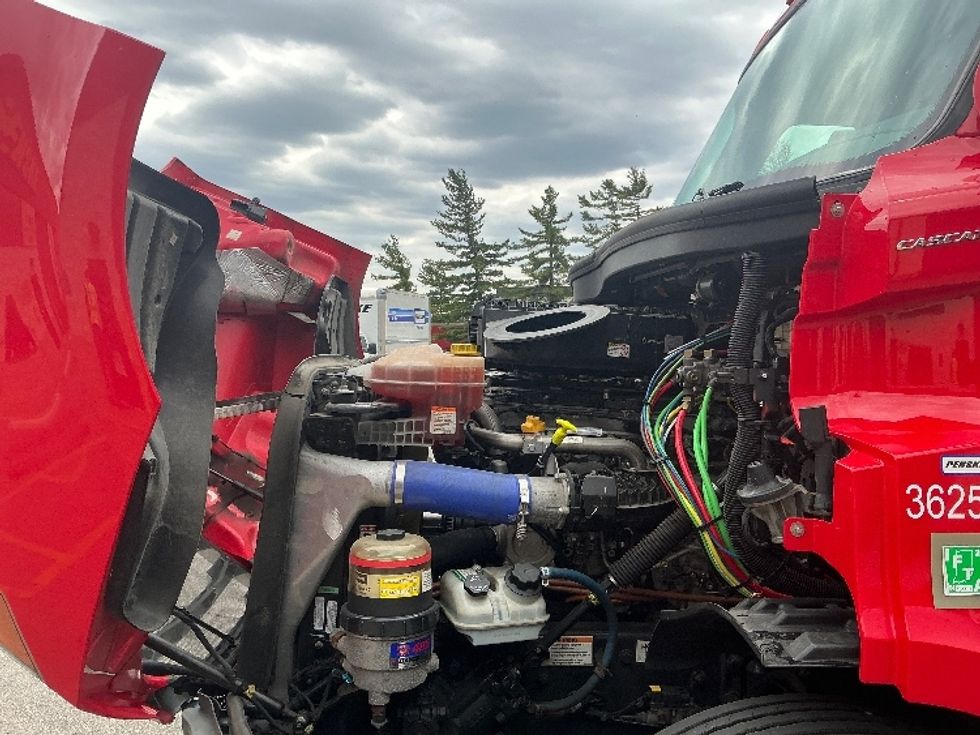 Day Cab Tractor-Heavy Duty Tractors-Freightliner-2020-T11664ST-Piqua-OH-165,977\n\t\tmiles-$ 57,750 - Image 16