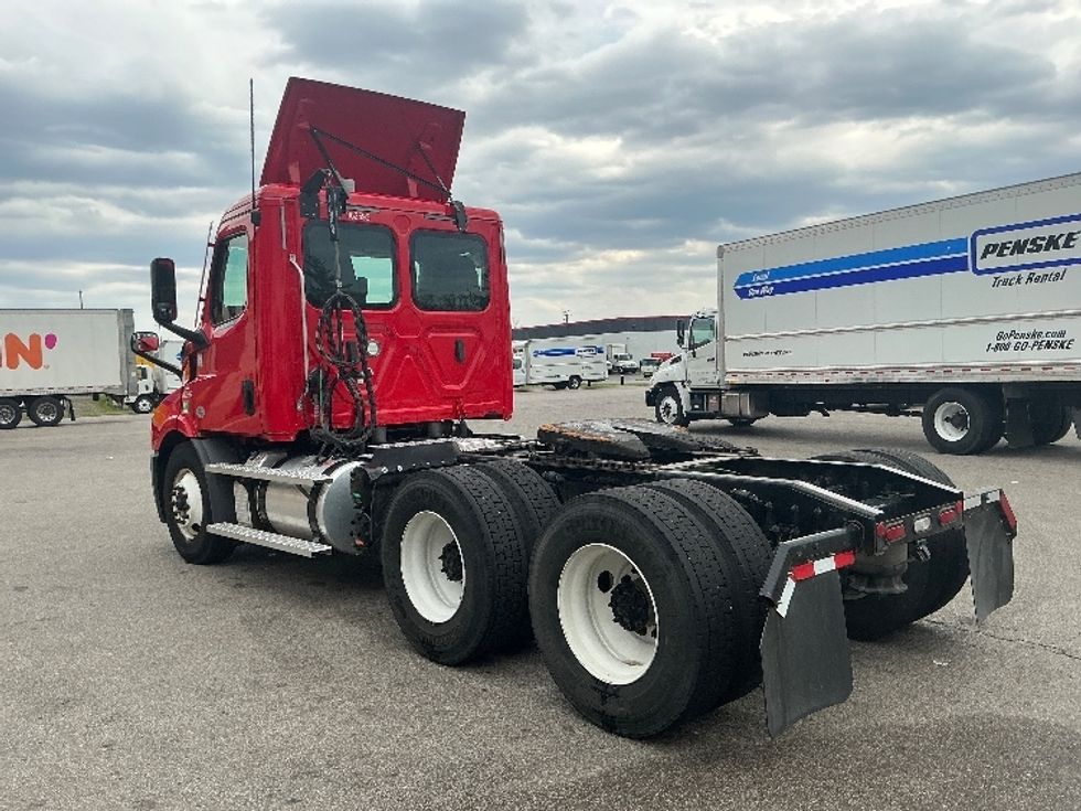 Day Cab Tractor-Heavy Duty Tractors-Freightliner-2020-T11664ST-Piqua-OH-165,977\n\t\tmiles-$ 57,750 - Image 5