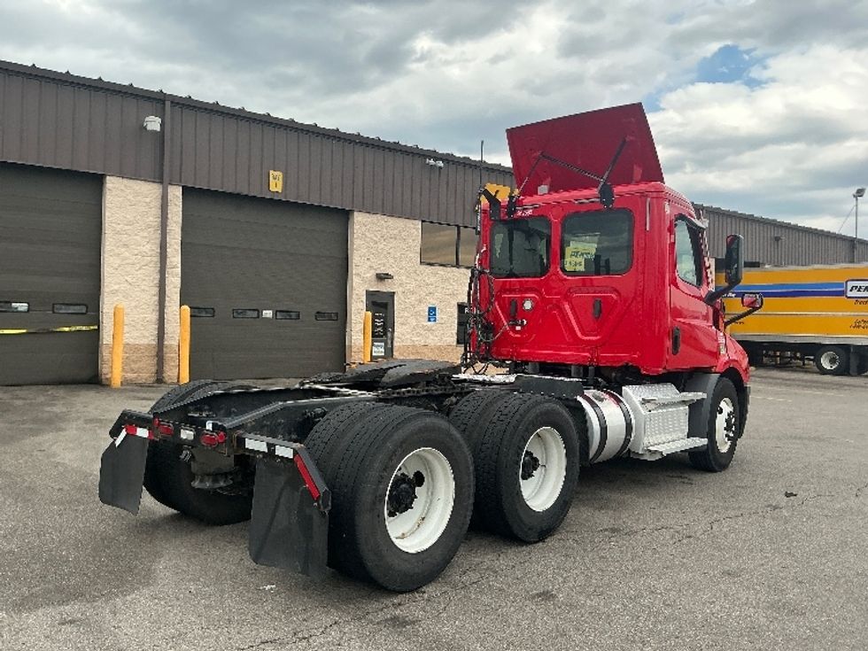 Day Cab Tractor-Heavy Duty Tractors-Freightliner-2020-T11664ST-Piqua-OH-165,977\n\t\tmiles-$ 57,750 - Image 7