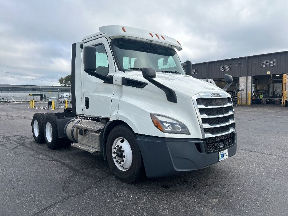 Day Cab Tractor-Heavy Duty Tractors-Freightliner-2020-T11664ST-Piqua-OH-178,556\n\t\tmiles-$ 59,500 - Image 1