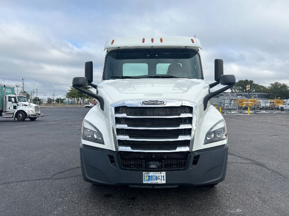Day Cab Tractor-Heavy Duty Tractors-Freightliner-2020-T11664ST-Piqua-OH-178,556\n\t\tmiles-$ 59,500 - Image 2