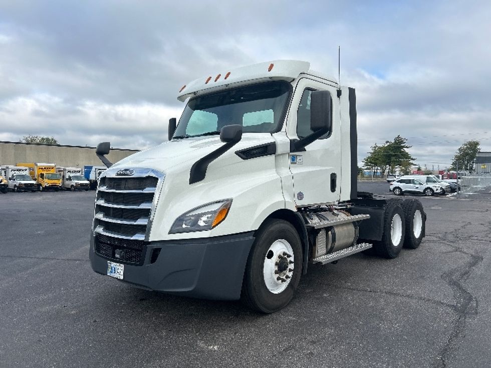 Day Cab Tractor-Heavy Duty Tractors-Freightliner-2020-T11664ST-Piqua-OH-178,556\n\t\tmiles-$ 59,500 - Image 3