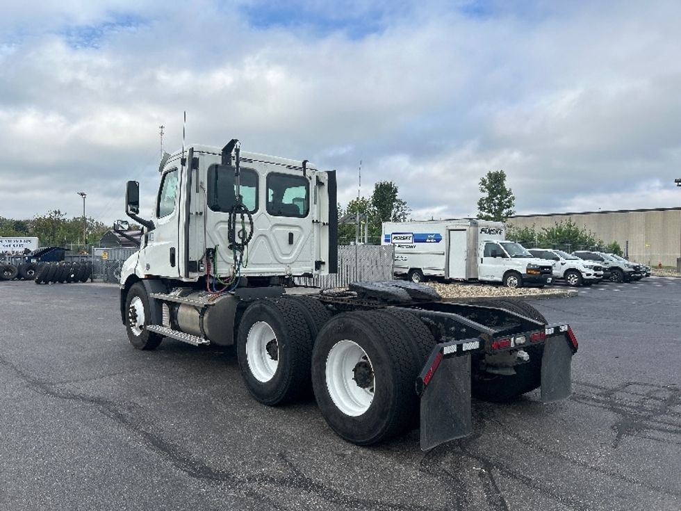 Day Cab Tractor-Heavy Duty Tractors-Freightliner-2020-T11664ST-Piqua-OH-178,556\n\t\tmiles-$ 59,500 - Image 5
