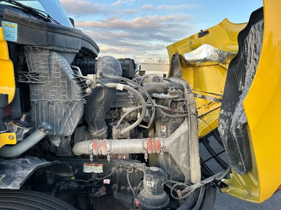 Day Cab Tractor-Heavy Duty Tractors-Freightliner-2020-T11664ST-Piqua-OH-398,764\n\t\tmiles-$ 41,750 - Image 15