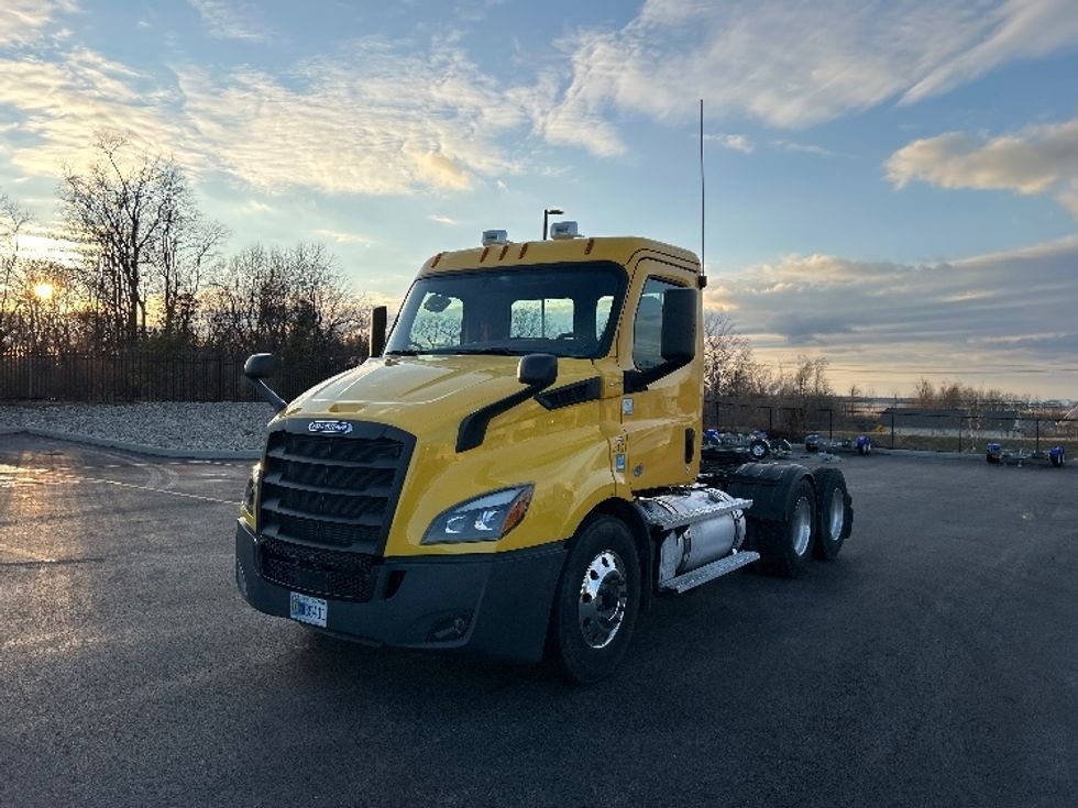 Day Cab Tractor-Heavy Duty Tractors-Freightliner-2020-T11664ST-Piqua-OH-398,764\n\t\tmiles-$ 41,750 - Image 3