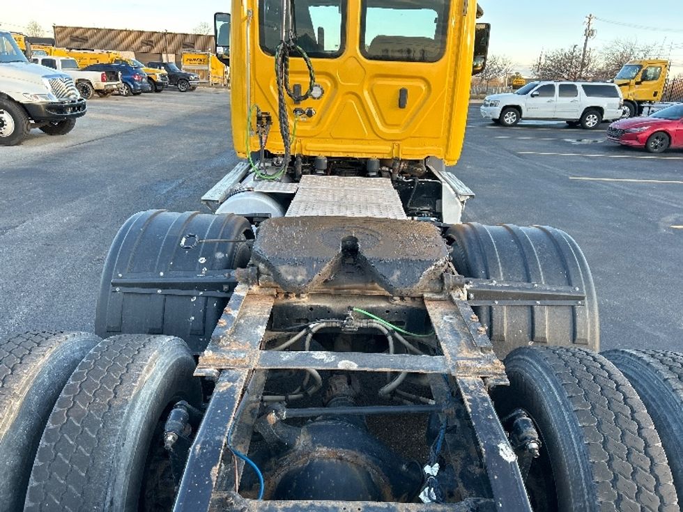 Day Cab Tractor-Heavy Duty Tractors-Freightliner-2020-T11664ST-Piqua-OH-398,764\n\t\tmiles-$ 41,750 - Image 6