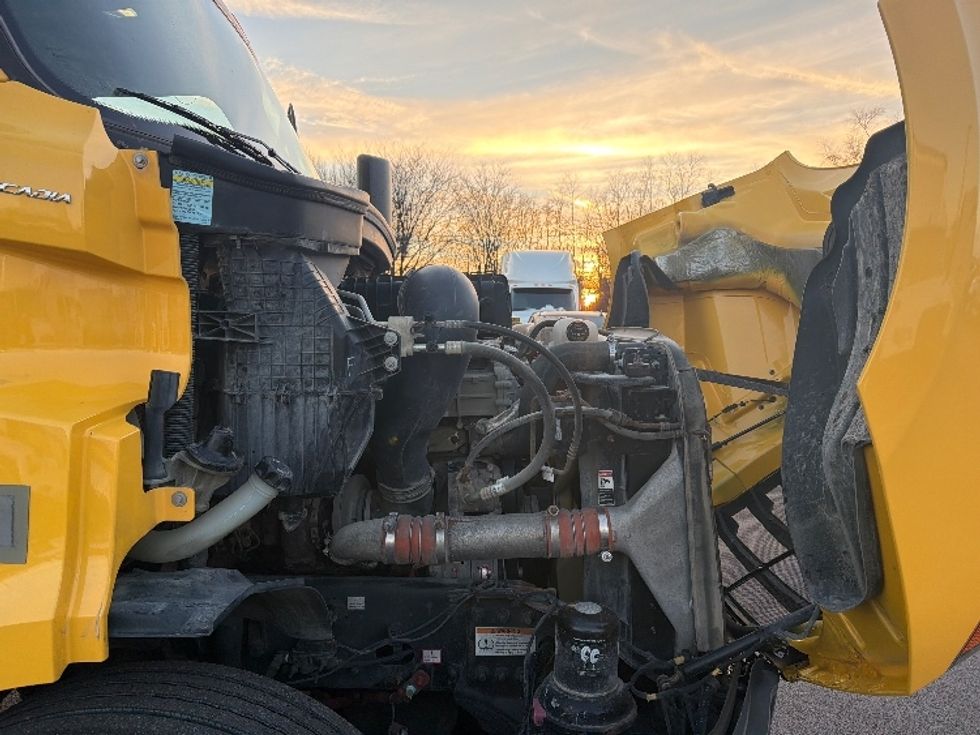 Day Cab Tractor-Heavy Duty Tractors-Freightliner-2020-T11664ST-Piqua-OH-403,000\n\t\tmiles-$ 44,000 - Image 15