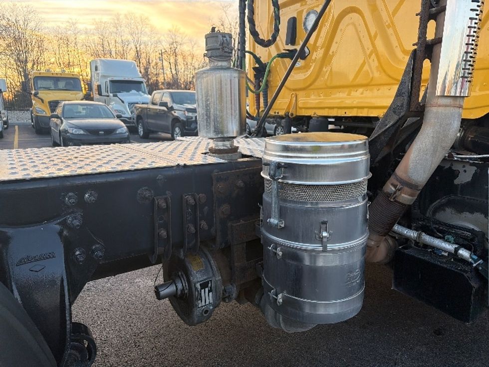 Day Cab Tractor-Heavy Duty Tractors-Freightliner-2020-T11664ST-Piqua-OH-403,000\n\t\tmiles-$ 44,000 - Image 17