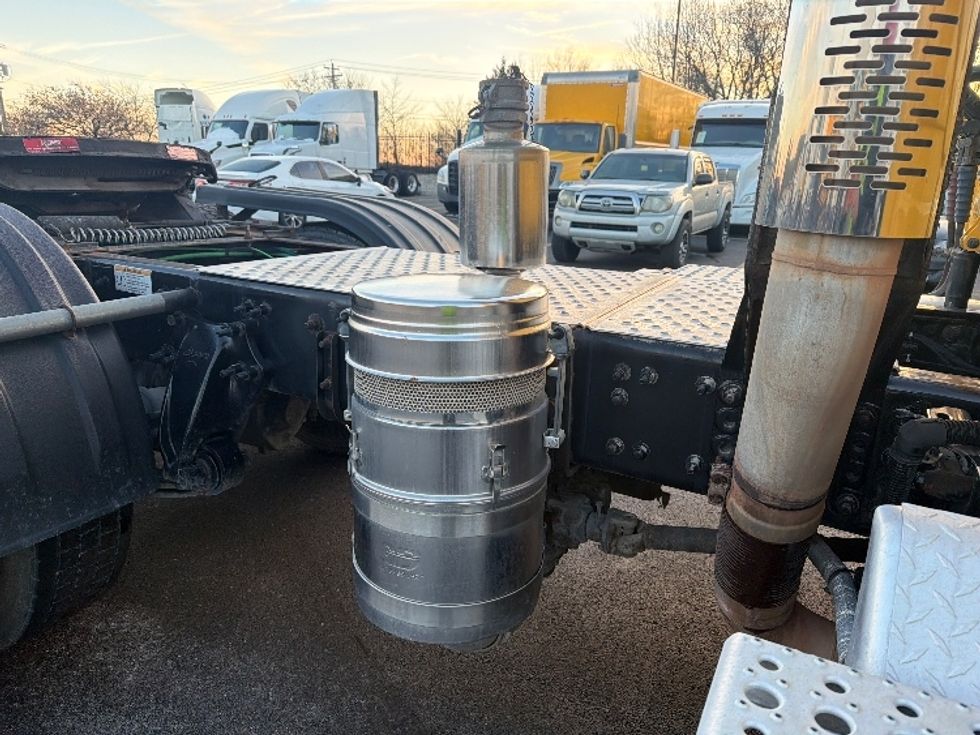 Day Cab Tractor-Heavy Duty Tractors-Freightliner-2020-T11664ST-Piqua-OH-403,000\n\t\tmiles-$ 44,000 - Image 18