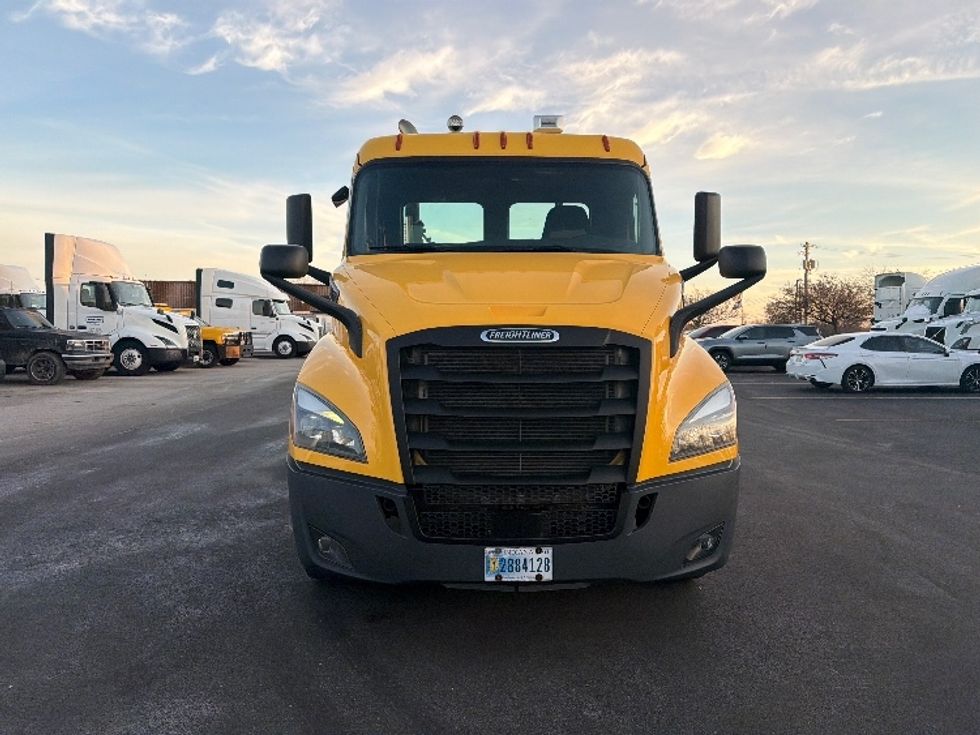 Day Cab Tractor-Heavy Duty Tractors-Freightliner-2020-T11664ST-Piqua-OH-403,000\n\t\tmiles-$ 44,000 - Image 2