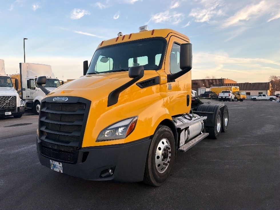 Day Cab Tractor-Heavy Duty Tractors-Freightliner-2020-T11664ST-Piqua-OH-403,000\n\t\tmiles-$ 44,000 - Image 3