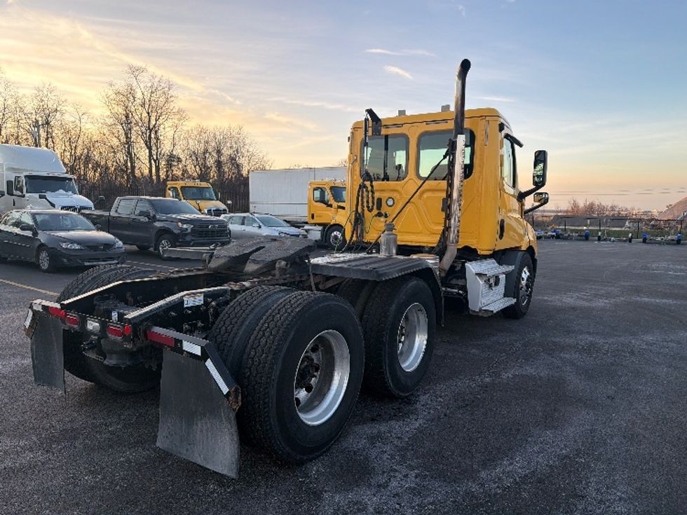 Day Cab Tractor-Heavy Duty Tractors-Freightliner-2020-T11664ST-Piqua-OH-403,000\n\t\tmiles-$ 44,000 - Image 7