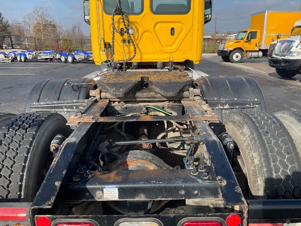 Day Cab Tractor-Heavy Duty Tractors-Freightliner-2020-T11664ST-Piqua-OH-406,864\n\t\tmiles-$ 43,750 - Image 6