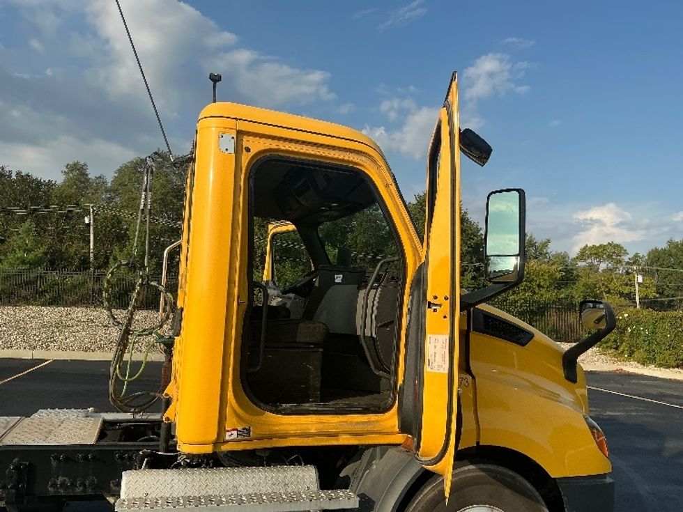 Day Cab Tractor-Heavy Duty Tractors-Freightliner-2020-T11664ST-Piqua-OH-439,390\n\t\tmiles-$ 42,750 - Image 12