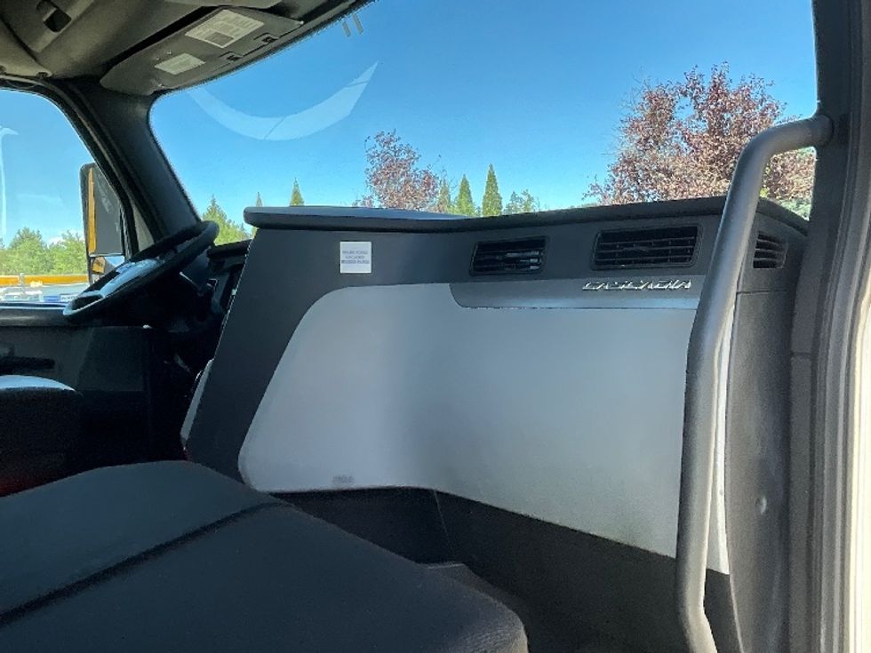 Day Cab Tractor-Heavy Duty Tractors-Freightliner-2020-T11664ST-Portland-OR-349,360\n\t\tmiles-$ 51,000 - Image 13