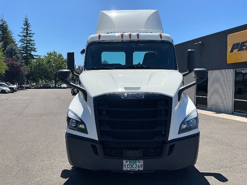 Day Cab Tractor-Heavy Duty Tractors-Freightliner-2020-T11664ST-Portland-OR-349,360\n\t\tmiles-$ 51,000 - Image 2